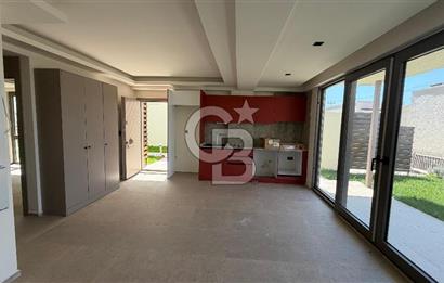 Ayvalık Altınova Sayfiye Sitesi İçerisinde Havuzlu Geniş 2+1 Daire