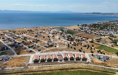 Ayvalık Altınova Sayfiye Sitesi İçerisinde Havuzlu Geniş 2+1 Daire