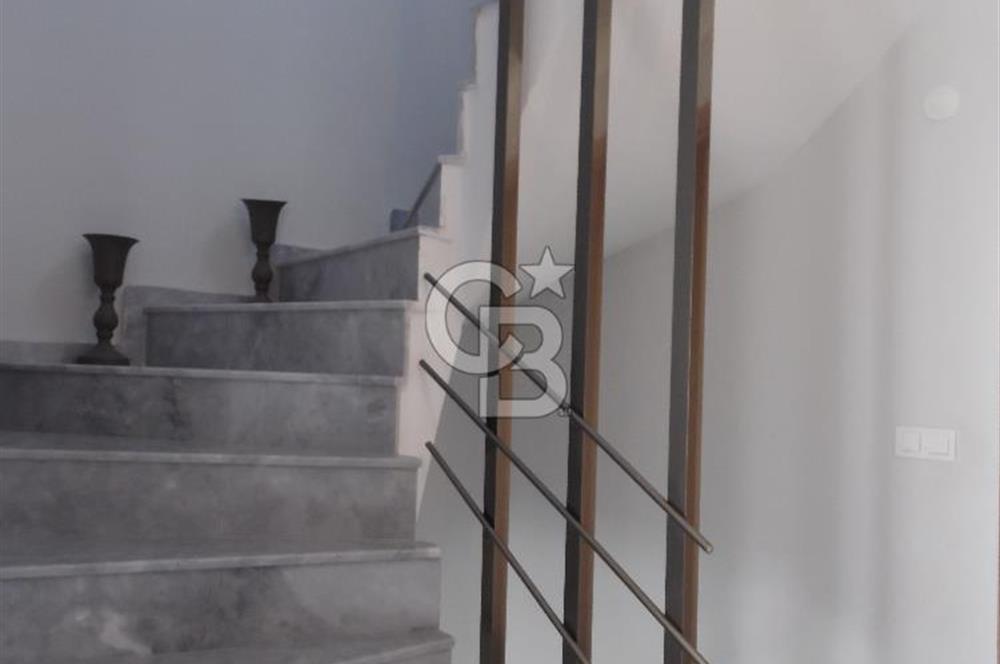 İzmir Seferihisar Akarca'da Deniz Manzaralı Dubleks Villa Satılık