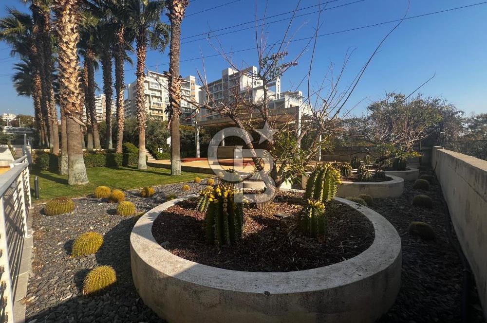 Karşıyaka Soyak Siesta Blue’da Eşyalı 1+1 Kiralık Daire