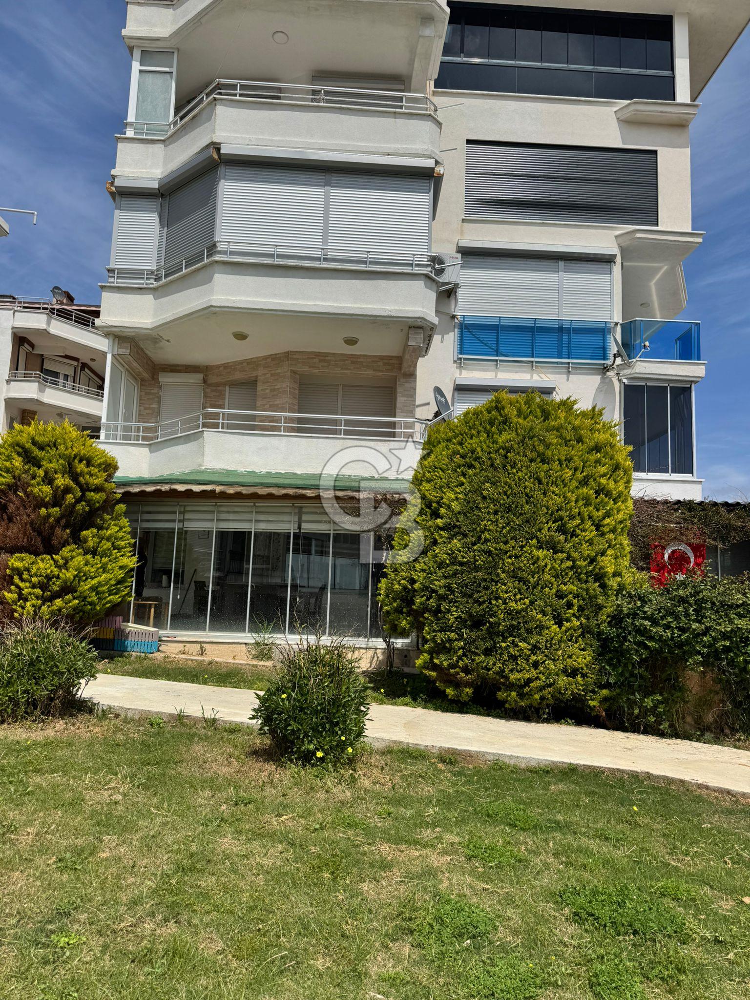 Sarımsaklı'da Plaja Sıfır Bahçe Katı 3+1 Daire