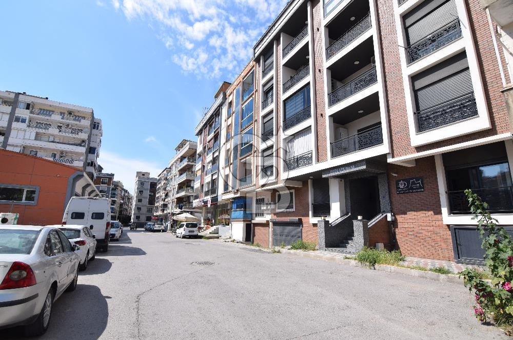 KARŞIYAKA ŞEMİKLER PARK CEPHELİ EŞYALI KİRALIK 2+1 DAİRE