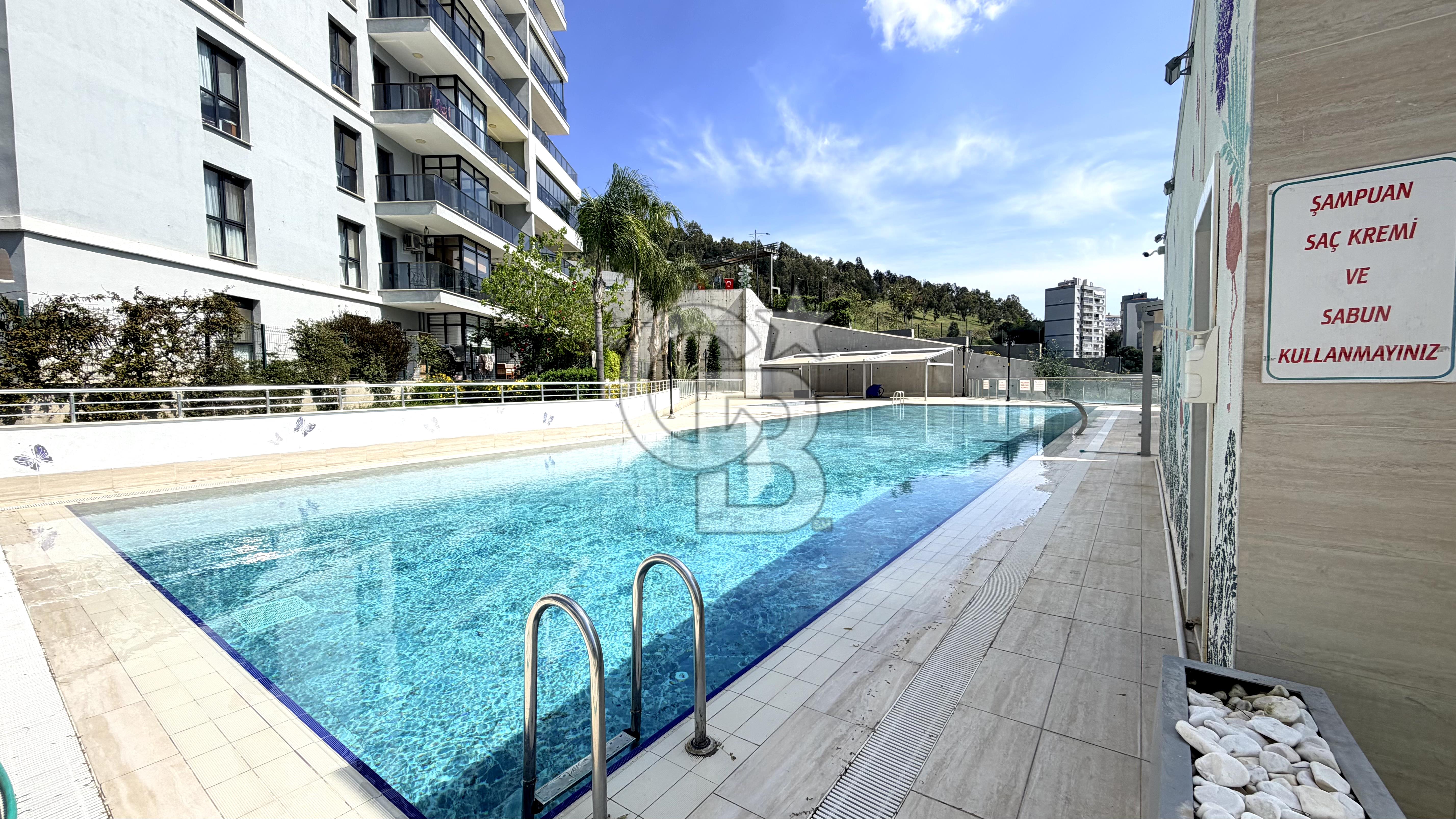 İzmir Çiğli Park Yaşam Santorini Sitesinde SATILIK 3+1 DAİRE