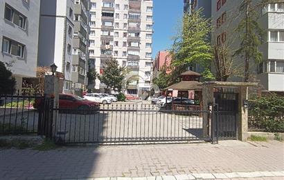 SGK Yanında Site içinde Kiralık bakımlı 3+1 daire.