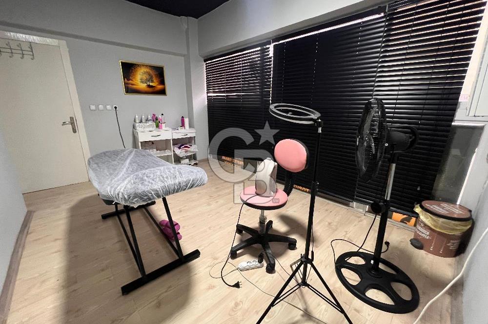 Köşe Konumlu Cadde üzeri Yapılı 2 cepheli 106 m2 Dükkan