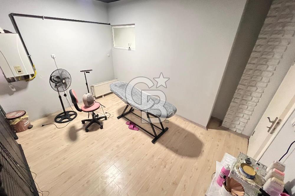 Köşe Konumlu Cadde üzeri Yapılı 2 cepheli 106 m2 Dükkan