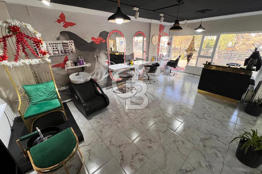 Köşe Konumlu Cadde üzeri Yapılı 2 cepheli 106 m2 Dükkan