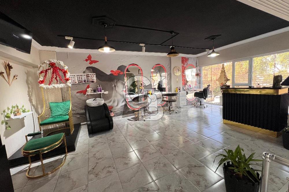 Köşe Konumlu Cadde üzeri Yapılı 2 cepheli 106 m2 Dükkan