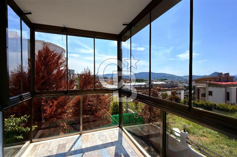GÜZELBAHÇE KAHRAMANDERE DENİZ MANZARALI 5+1 SATILIK TRİPLEX VİLLA
