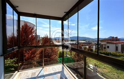 GÜZELBAHÇE KAHRAMANDERE DENİZ MANZARALI 5+1 SATILIK TRİPLEX VİLLA