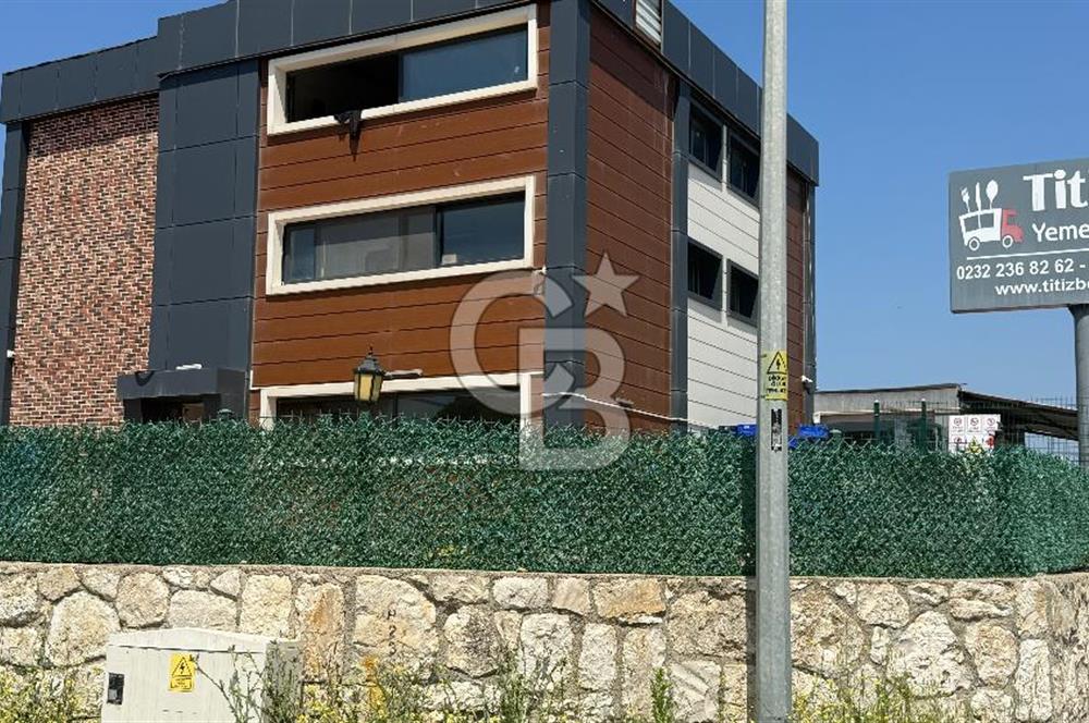 Güzelbahçe Çamlı Mahallesi’nde köşe parsel ticari arsa