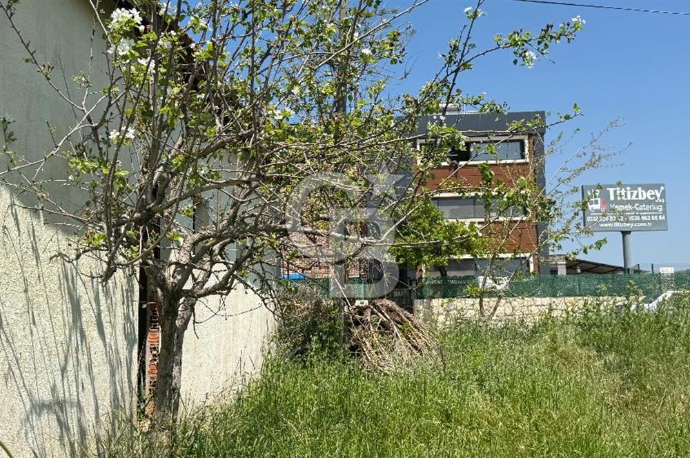 Güzelbahçe Çamlı Mahallesi’nde köşe parsel ticari arsa