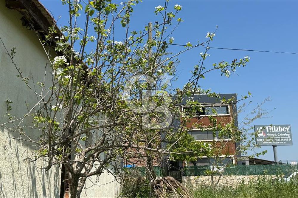 Güzelbahçe Çamlı Mahallesi’nde köşe parsel ticari arsa