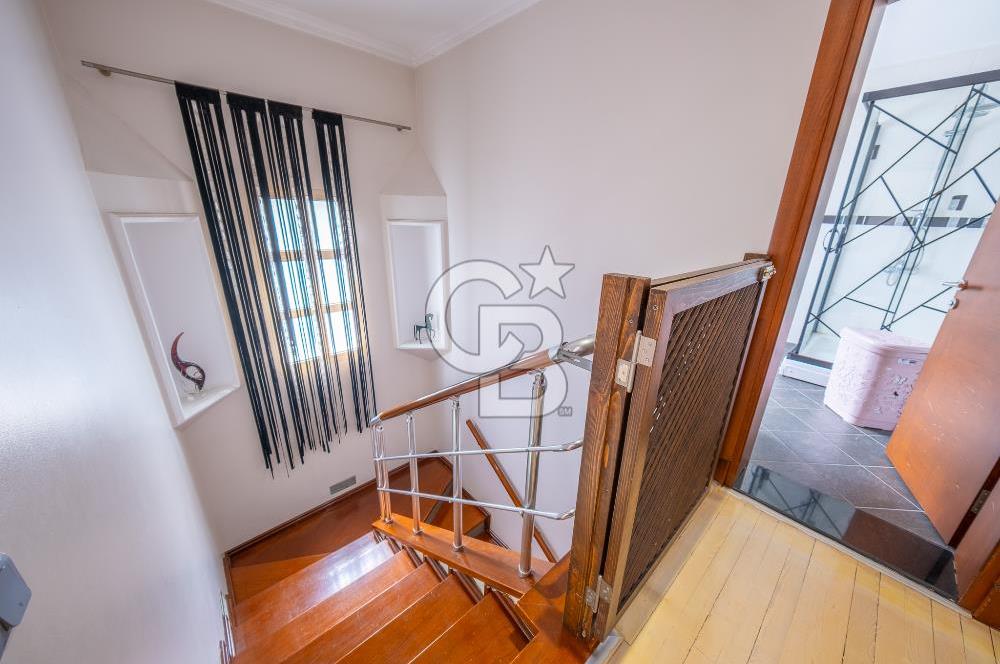 GÜZELBAHÇE ÇAMLI VİLLARI 5+1 SATILIK VİLLA 800M2 ARSA PAYI