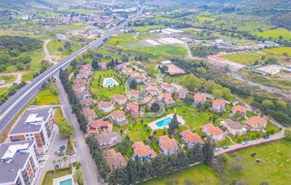 GÜZELBAHÇE ÇAMLI VİLLARI 5+1 SATILIK VİLLA 800M2 ARSA PAYI