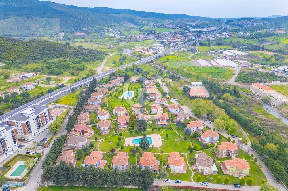 GÜZELBAHÇE ÇAMLI VİLLARI 5+1 SATILIK VİLLA 800M2 ARSA PAYI