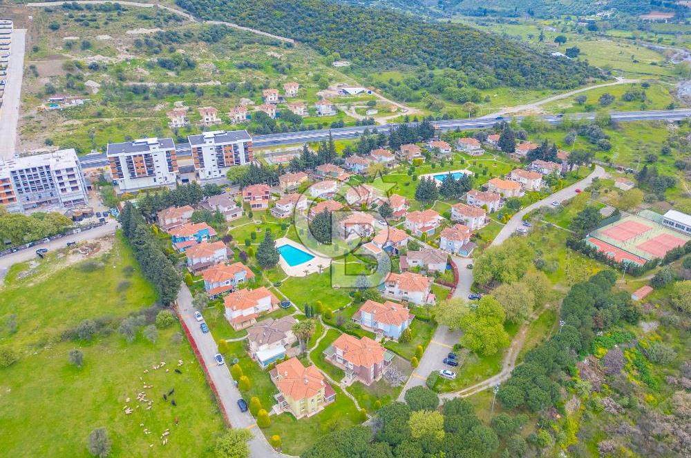 GÜZELBAHÇE ÇAMLI VİLLARI 5+1 SATILIK VİLLA 800M2 ARSA PAYI