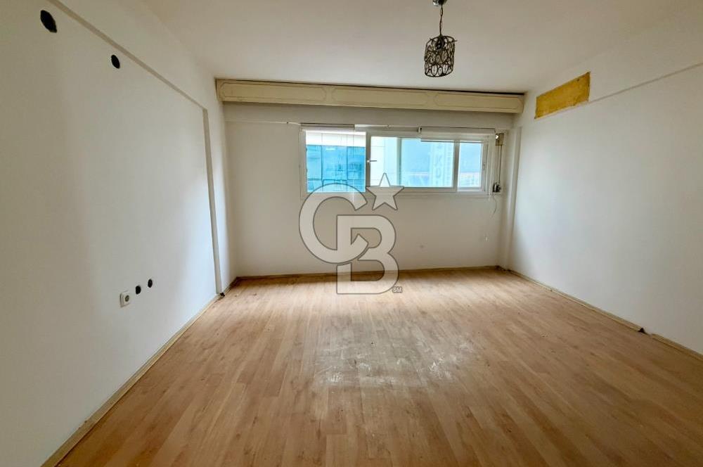 KARŞIYAKA ÇARŞI İÇİNDE 1+0 SATILIK OFİS