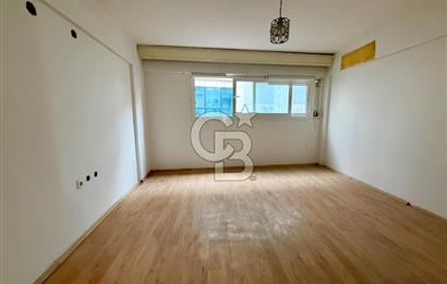 KARŞIYAKA ÇARŞI İÇİNDE 1+0 SATILIK OFİS