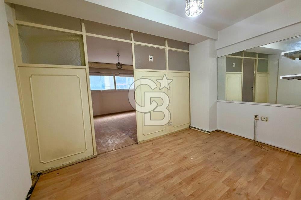 KARŞIYAKA ÇARŞI İÇİNDE 1+0 SATILIK OFİS