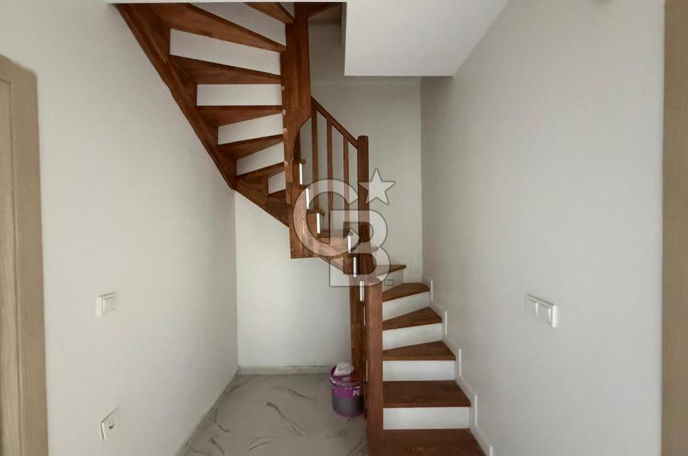 Aşağıdudullu Mahallesi Satılık 2+1 Ters Dubleks Daire