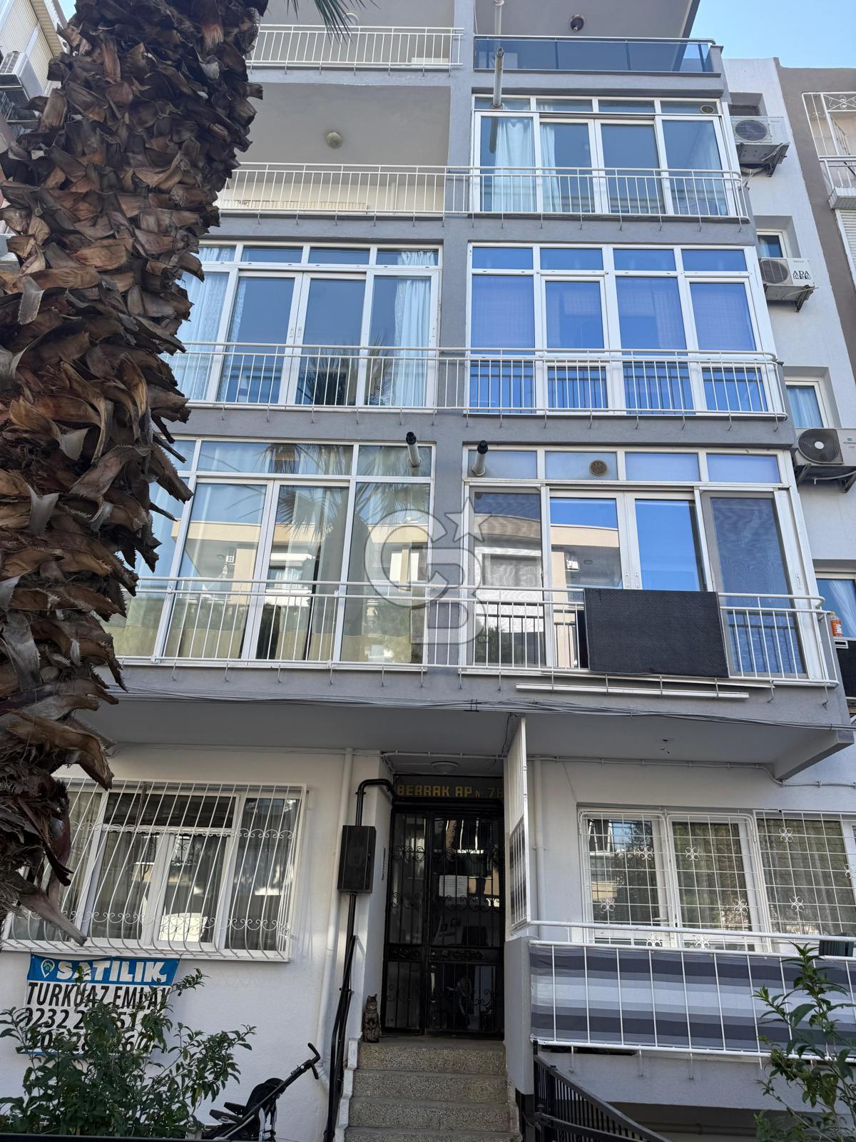 İzmir Güzelyalı'nın merkezinde Tamamı Yenilenmiş 3+1 Daire