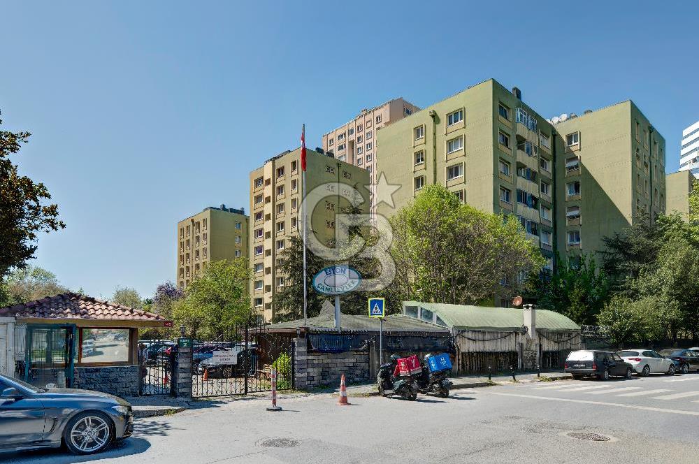 İstanbul’un İçinde Koru Keyfinde Eston Çamlı Evler Sitesi'nde 3+1 Satılık Daire!