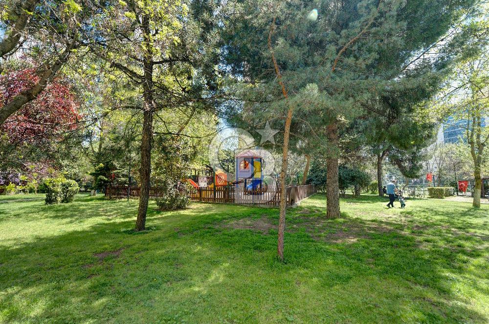 İstanbul’un İçinde Koru Keyfinde Eston Çamlı Evler Sitesi'nde 3+1 Satılık Daire!