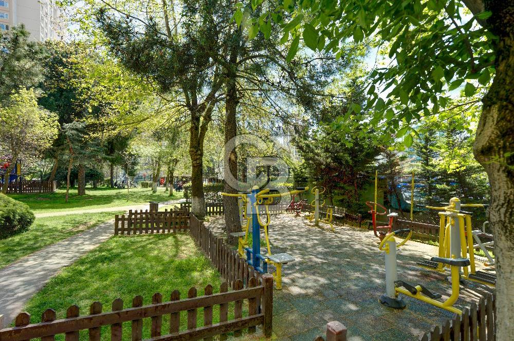 İstanbul’un İçinde Koru Keyfinde Eston Çamlı Evler Sitesi'nde 3+1 Satılık Daire!