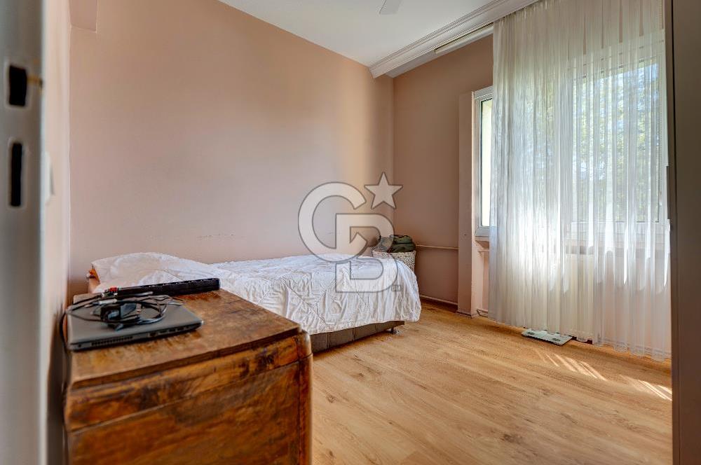 İstanbul’un İçinde Koru Keyfinde Eston Çamlı Evler Sitesi'nde 3+1 Satılık Daire!