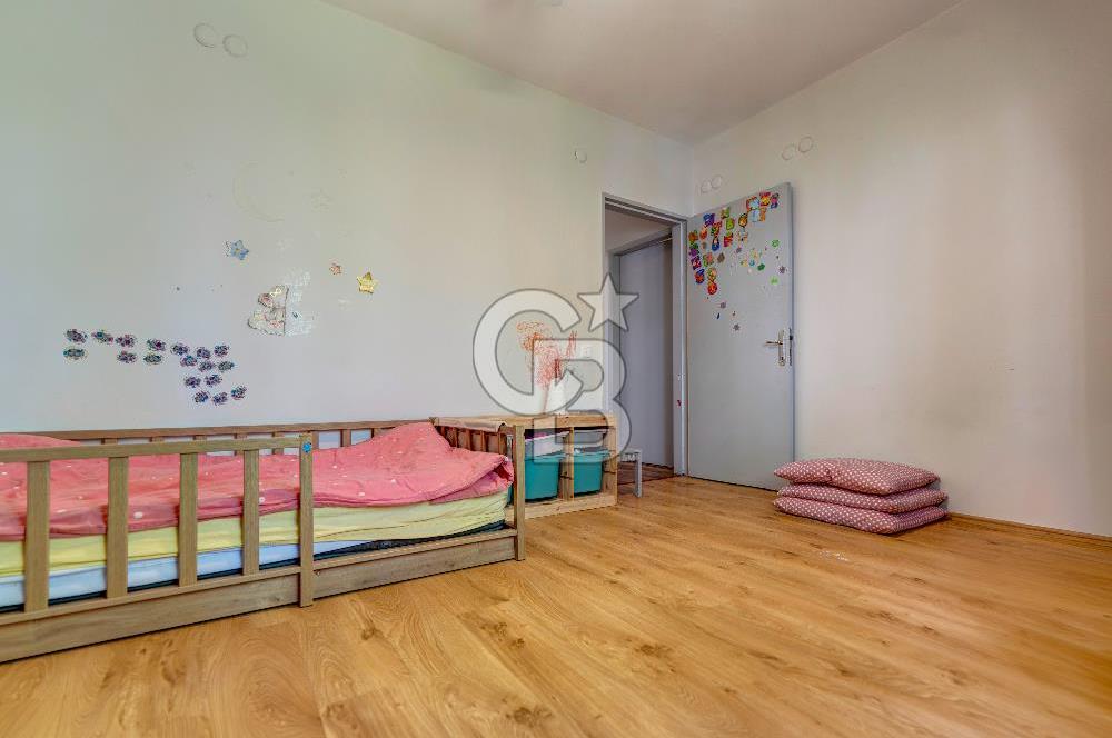 İstanbul’un İçinde Koru Keyfinde Eston Çamlı Evler Sitesi'nde 3+1 Satılık Daire!