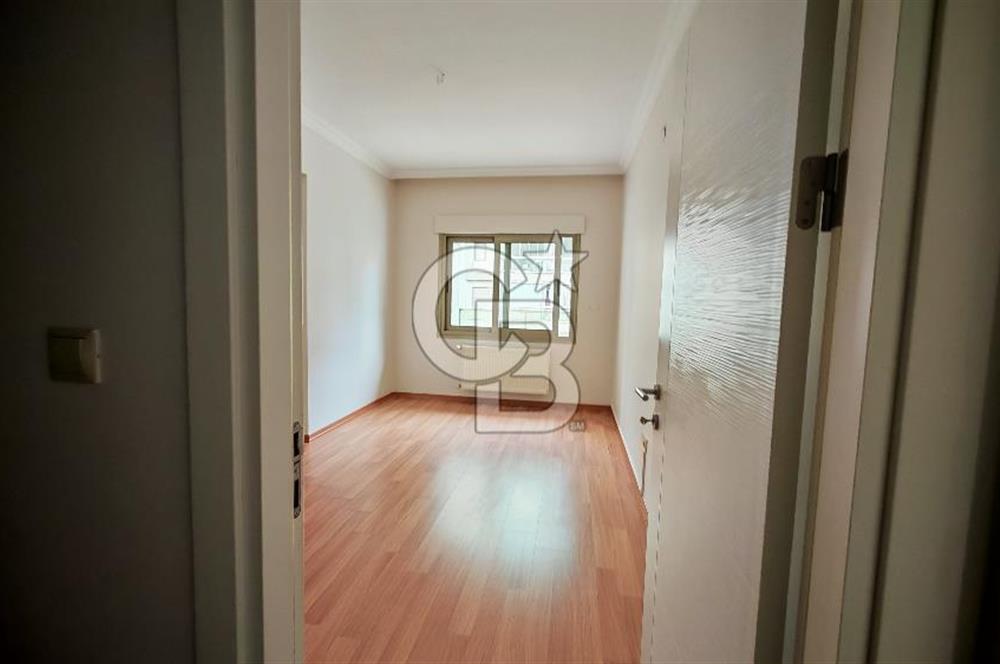 Karşıyaka Yalı Mahallesinde Geniş Teraslı 2+1 Kiralık Daire