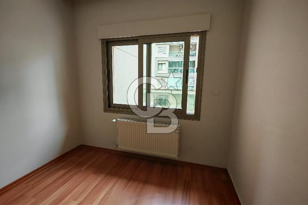 Karşıyaka Yalı Mahallesinde Geniş Teraslı 2+1 Kiralık Daire