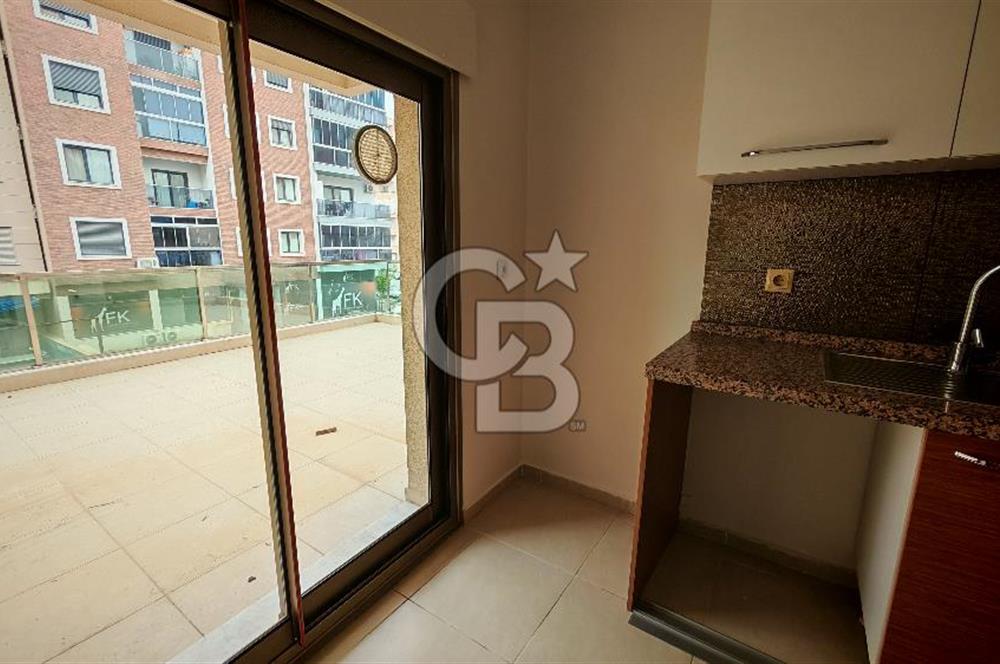 Karşıyaka Yalı Mahallesinde Geniş Teraslı 2+1 Kiralık Daire