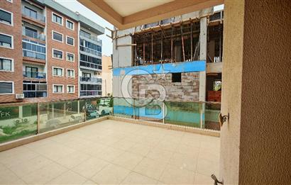 Karşıyaka Yalı Mahallesinde Geniş Teraslı 2+1 Kiralık Daire