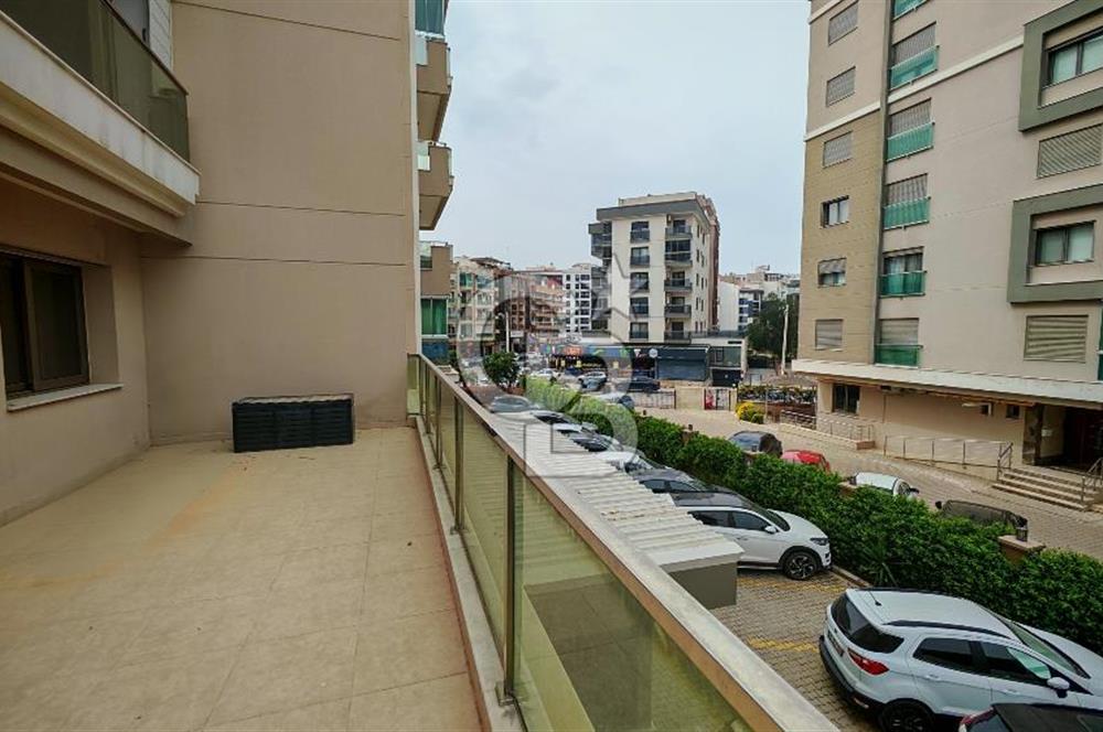 Karşıyaka Yalı Mahallesinde Geniş Teraslı 2+1 Kiralık Daire