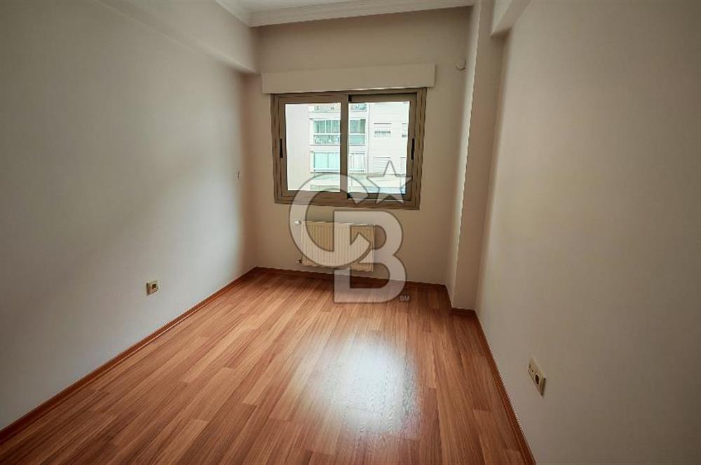 Karşıyaka Yalı Mahallesinde Geniş Teraslı 2+1 Kiralık Daire