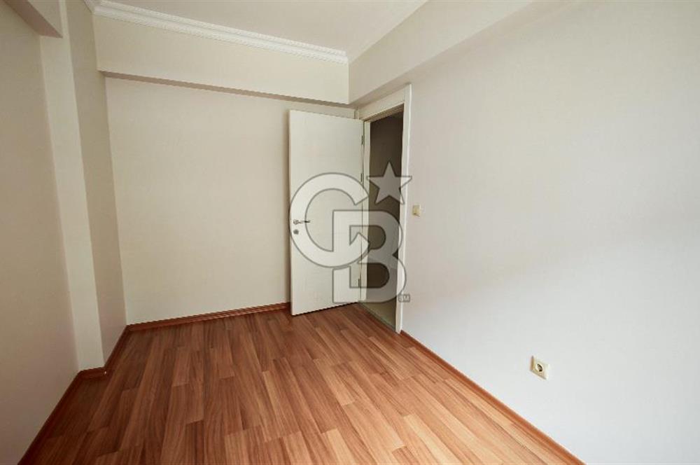 Karşıyaka Yalı Mahallesinde Geniş Teraslı 2+1 Kiralık Daire