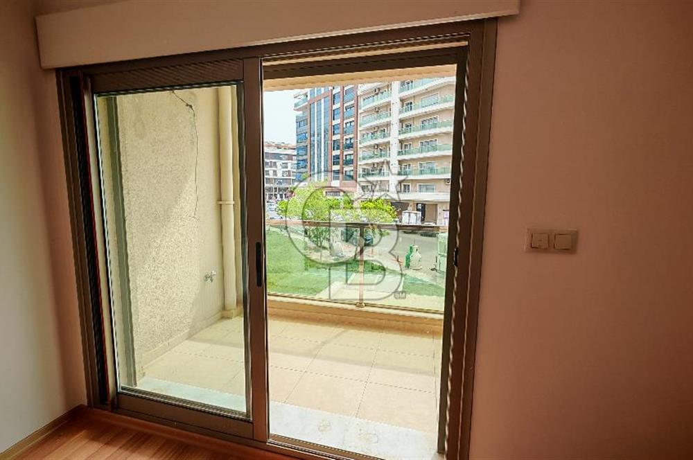 Karşıyaka Yalı Mahallesinde Geniş Teraslı 2+1 Kiralık Daire