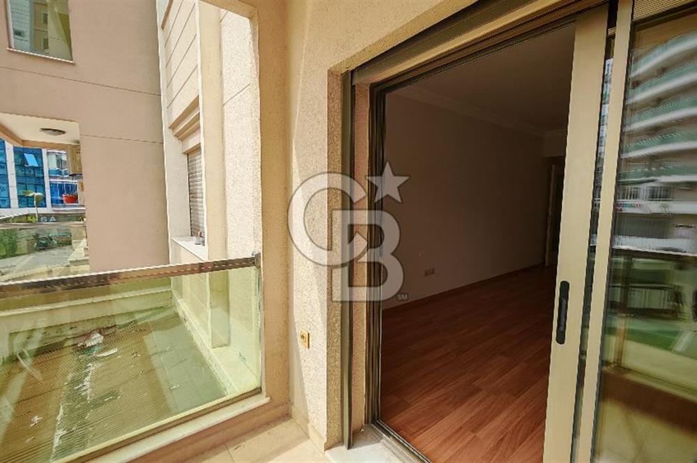 Karşıyaka Yalı Mahallesinde Geniş Teraslı 2+1 Kiralık Daire