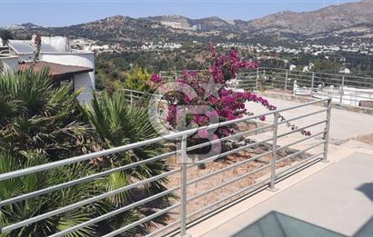 BODRUM GÜMÜŞLÜKTE KİRALIK DENİZ MANZARALI DUBLEX LÜKS VİLLA