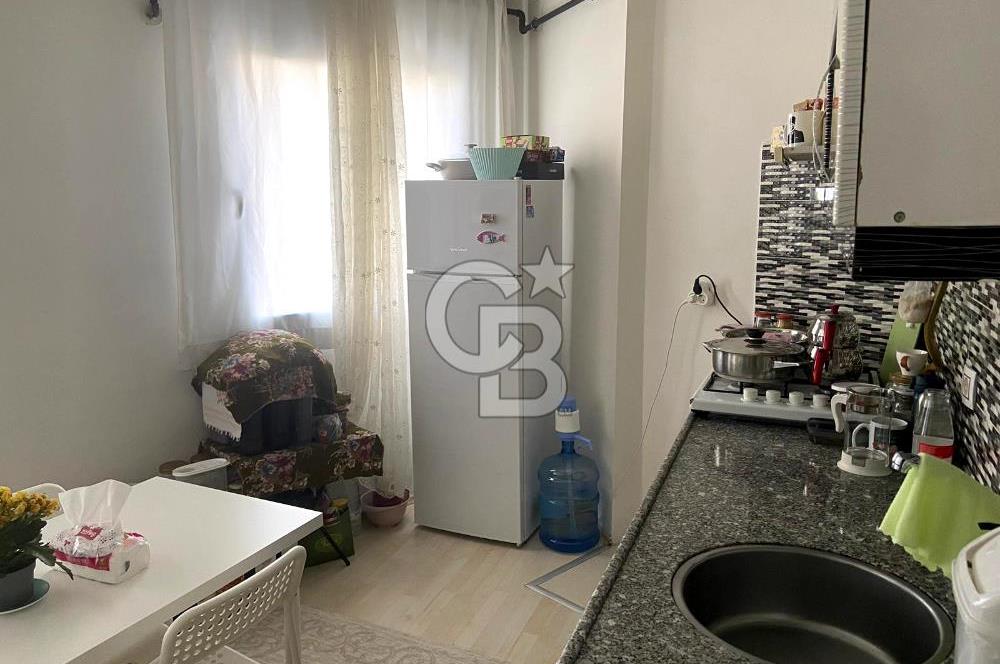 BUCA TINAZTEPE'DE KAMPÜS KARŞISI EŞYALI 1+1 SATILIK DAİRE