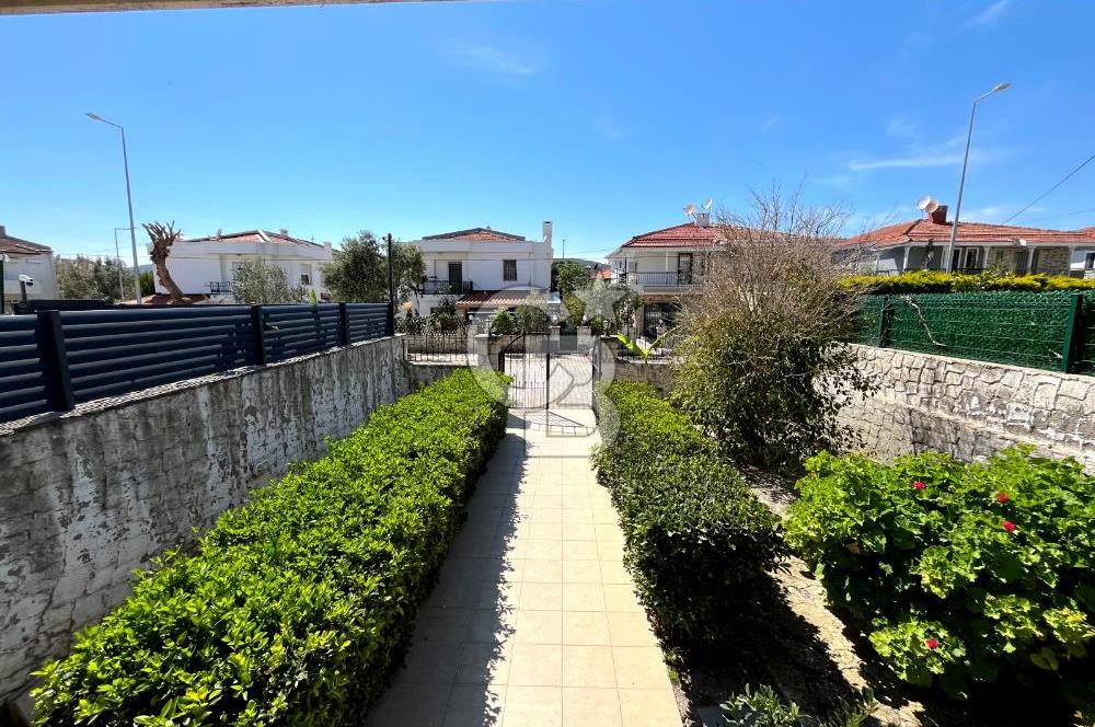 ALAÇATI'NIN NEZİH & SEÇKİN LOKASYONUNDA BAHÇELİ 3+1 VİLLA