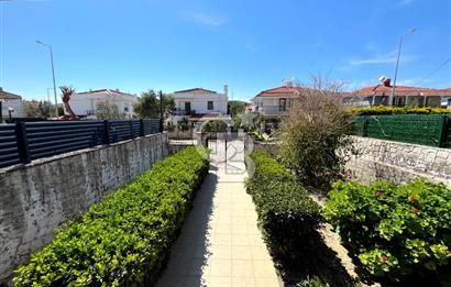 ALAÇATI'NIN NEZİH & SEÇKİN LOKASYONUNDA BAHÇELİ 3+1 VİLLA