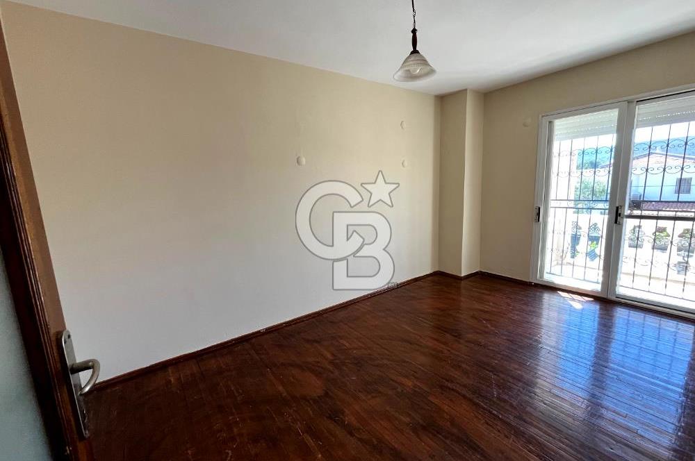 ALAÇATI'NIN NEZİH & SEÇKİN LOKASYONUNDA BAHÇELİ 3+1 VİLLA