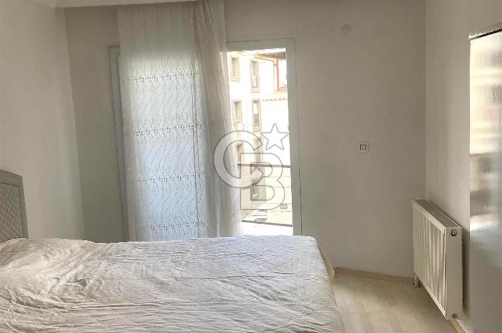 BUCA TINAZTEPE'DE KAMPÜS KARŞISI EŞYALI 1+1 SATILIK DAİRE