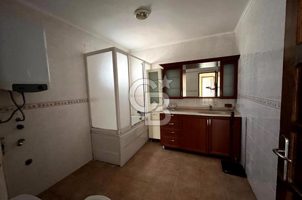 ALAÇATI'NIN NEZİH & SEÇKİN LOKASYONUNDA BAHÇELİ 3+1 VİLLA