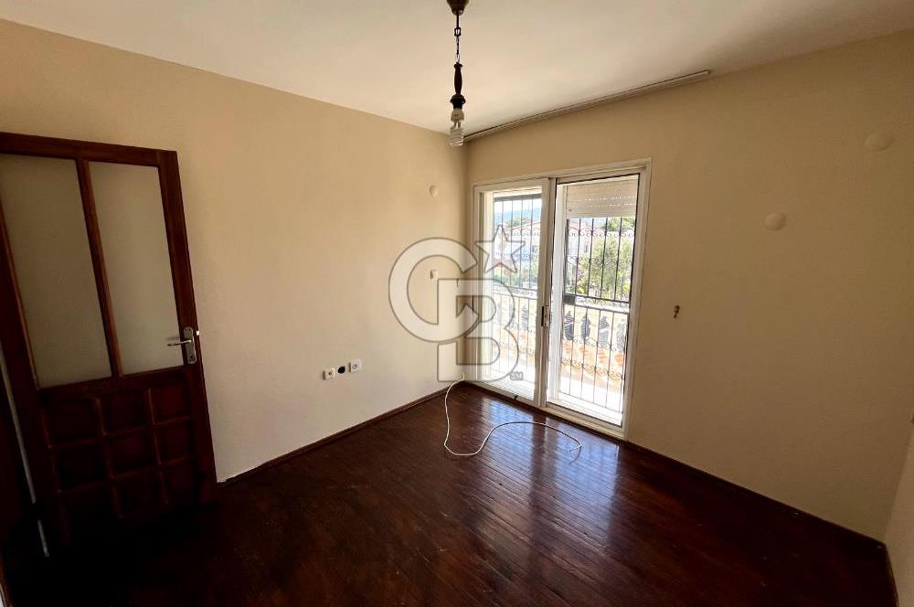 ALAÇATI'NIN NEZİH & SEÇKİN LOKASYONUNDA BAHÇELİ 3+1 VİLLA