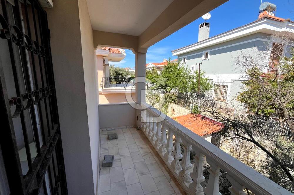 ALAÇATI'NIN NEZİH & SEÇKİN LOKASYONUNDA BAHÇELİ 3+1 VİLLA