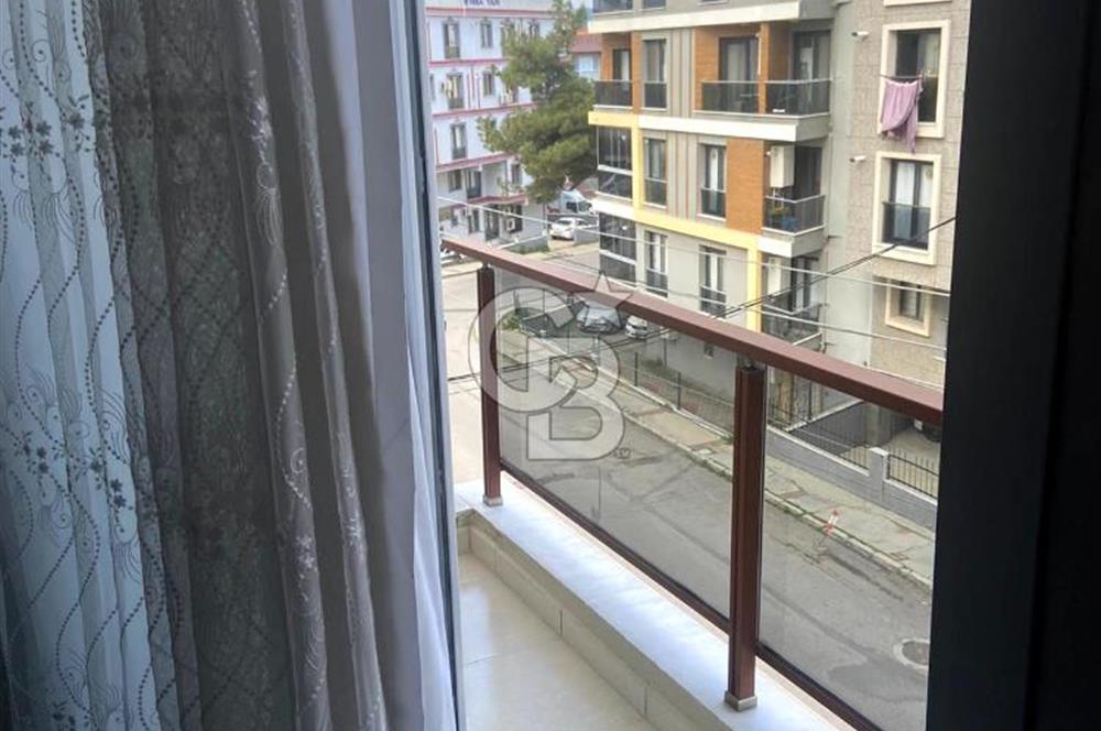 BUCA TINAZTEPE'DE KAMPÜS KARŞISI EŞYALI 1+1 SATILIK DAİRE